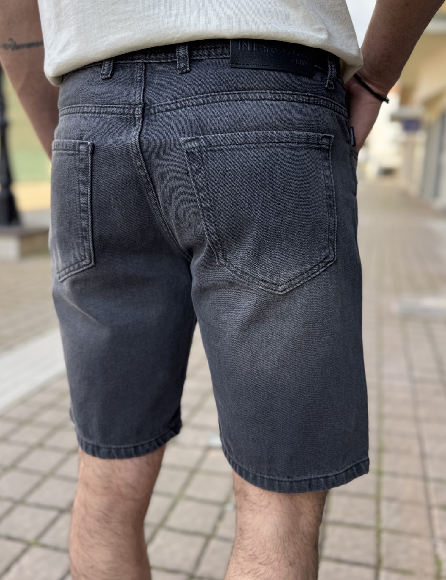Ανδρική ανθρακί τζιν βερμούδα με σκισίματα 40203 φωτογραφία